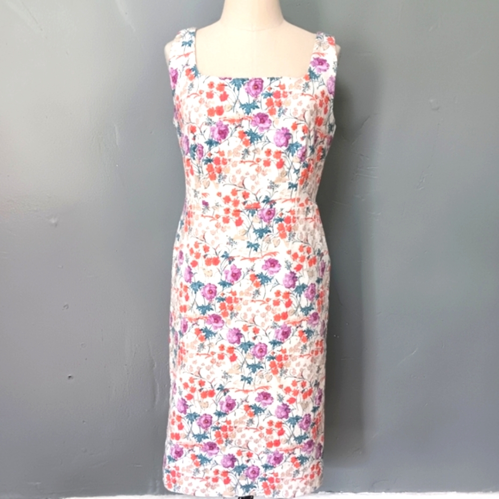 WOW! Ann Taylor woven cotton floral, zip up, sleeveless sheath dress. Size 8.
